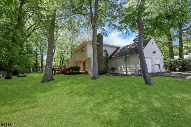 281 Rivara Ct, Ridgewood Village, NJ 07450