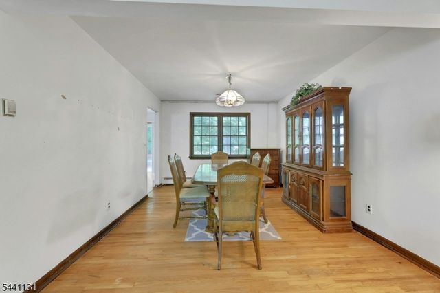 281 Rivara Ct, Ridgewood Village, NJ 07450