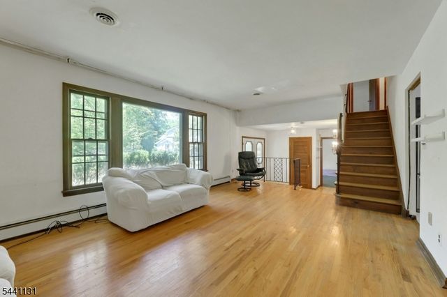 281 Rivara Ct, Ridgewood Village, NJ 07450