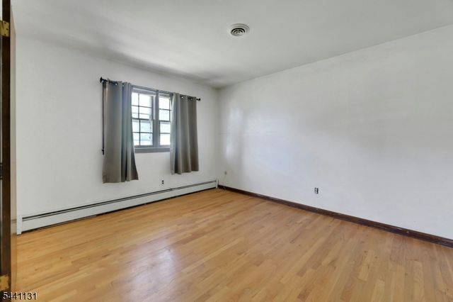 281 Rivara Ct, Ridgewood Village, NJ 07450