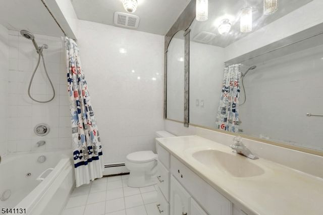 281 Rivara Ct, Ridgewood Village, NJ 07450