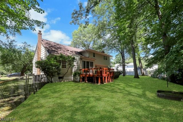 281 Rivara Ct, Ridgewood Village, NJ 07450