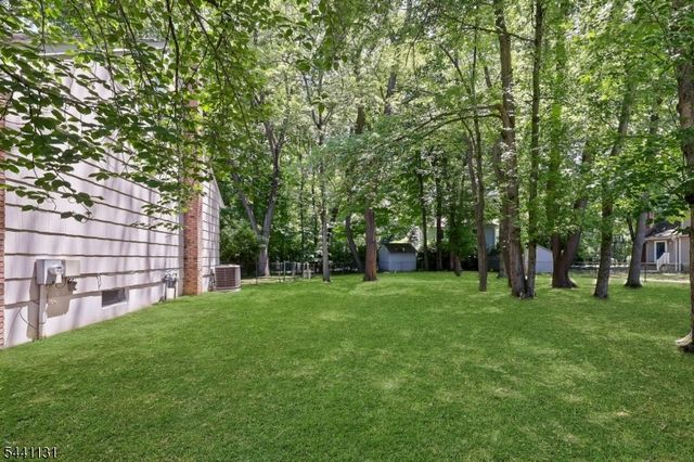 281 Rivara Ct, Ridgewood Village, NJ 07450