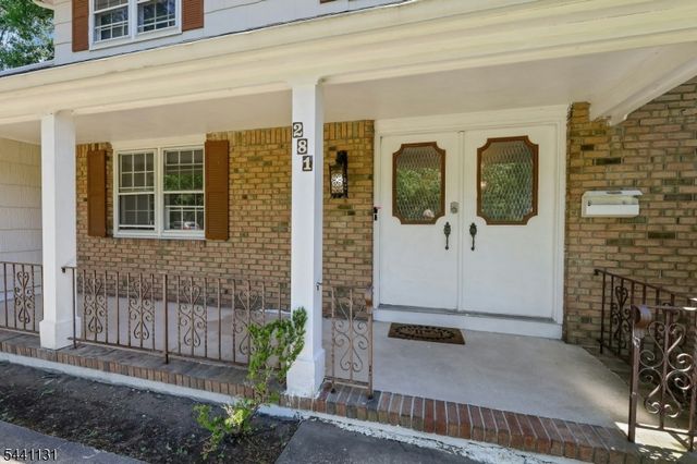 281 Rivara Ct, Ridgewood Village, NJ 07450