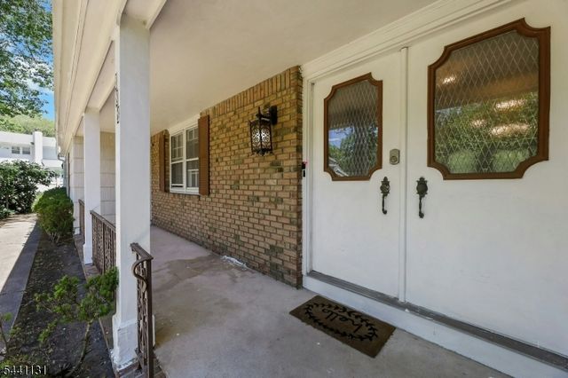 281 Rivara Ct, Ridgewood Village, NJ 07450
