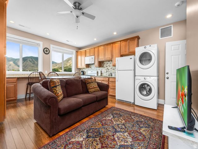 1317 E SOUTH POND CIR, Mapleton, UT 84664