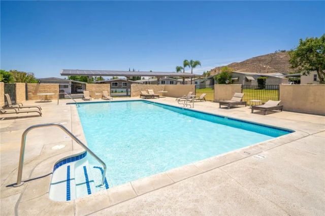 3663 Buchanan 11, Riverside, CA 92503