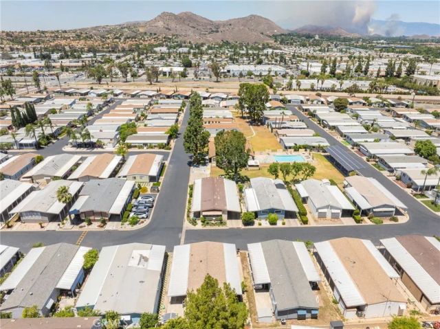 3663 Buchanan 11, Riverside, CA 92503