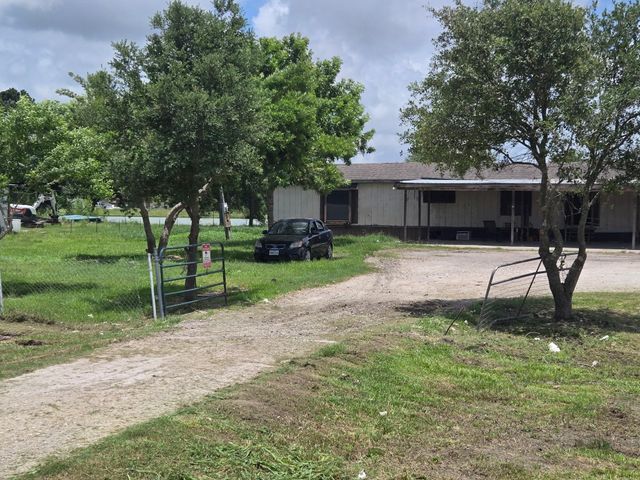 8235 County Road 128, Pearland, TX 77511