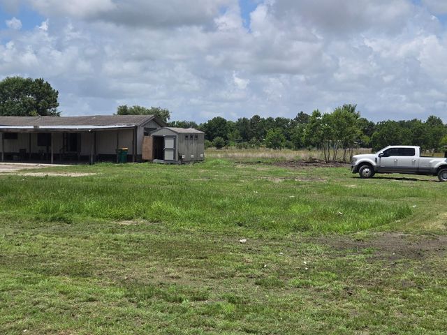8235 County Road 128, Pearland, TX 77511