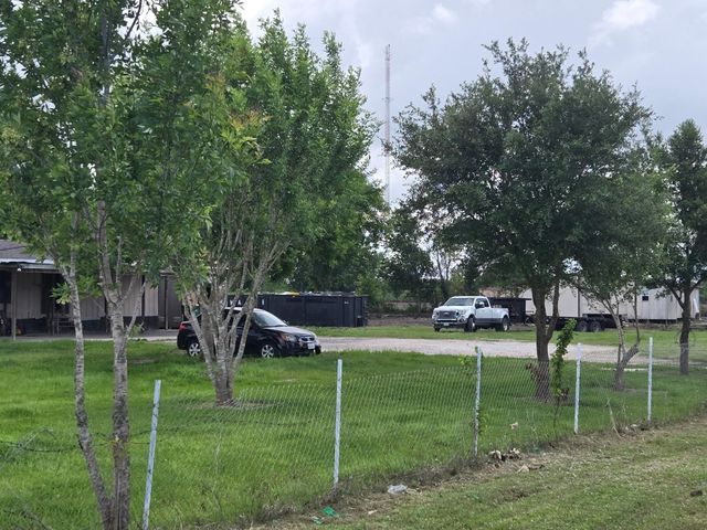 8235 County Road 128, Pearland, TX 77511