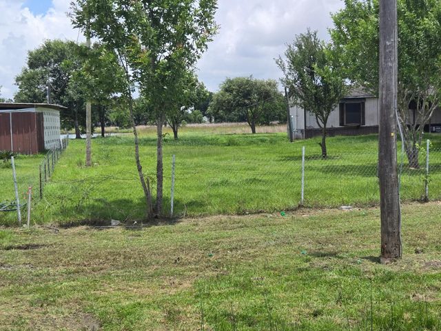 8235 County Road 128, Pearland, TX 77511