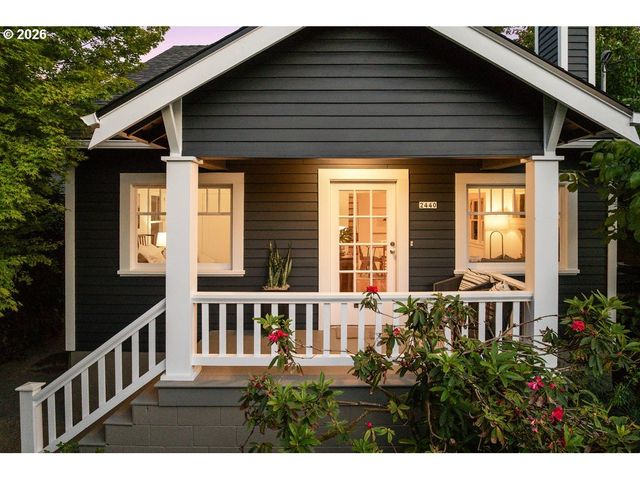2440 Nw RALEIGH St, Portland, OR 97210