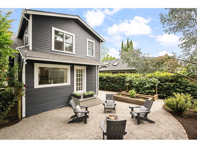 2440 Nw RALEIGH St, Portland, OR 97210