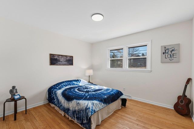 9032 N Regent ROAD, Bayside, WI 53217