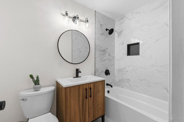 9032 N Regent ROAD, Bayside, WI 53217