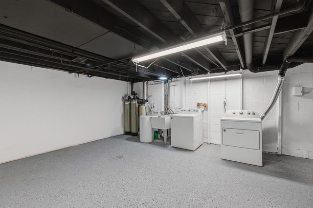 9032 N Regent ROAD, Bayside, WI 53217