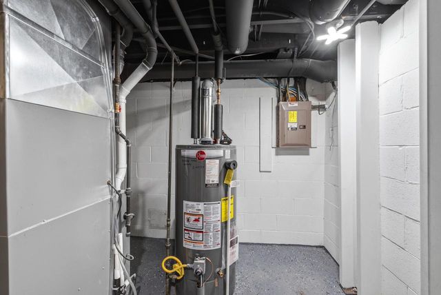 9032 N Regent ROAD, Bayside, WI 53217