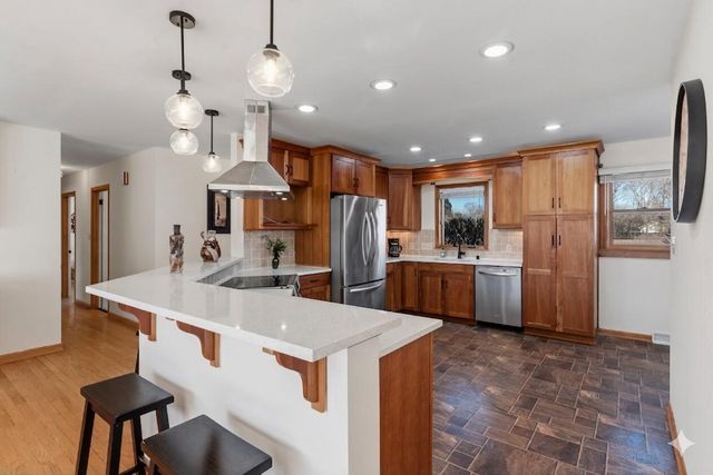 9032 N Regent ROAD, Bayside, WI 53217