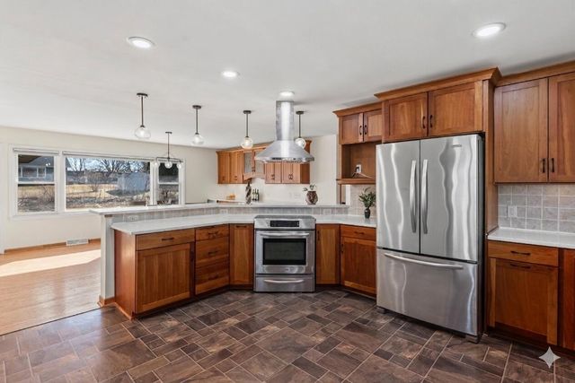 9032 N Regent ROAD, Bayside, WI 53217