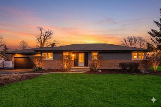 9032 N Regent ROAD, Bayside, WI 53217