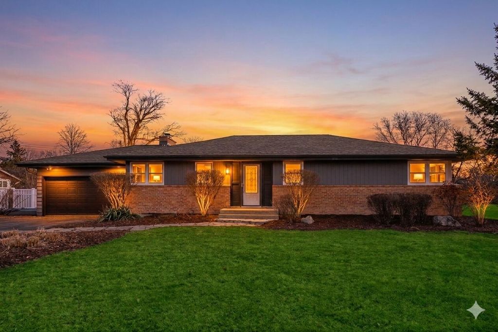 9032 N Regent ROAD, Bayside, WI 53217