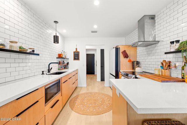 4725 Halcyon Drive, Panama City, FL 32404