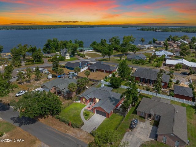 4725 Halcyon Drive, Panama City, FL 32404