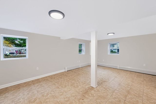 7 Bayberry Lane, Salisbury, MA 01952