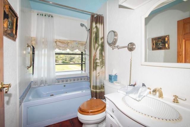 405 Solana Real, Fallbrook, CA 92028