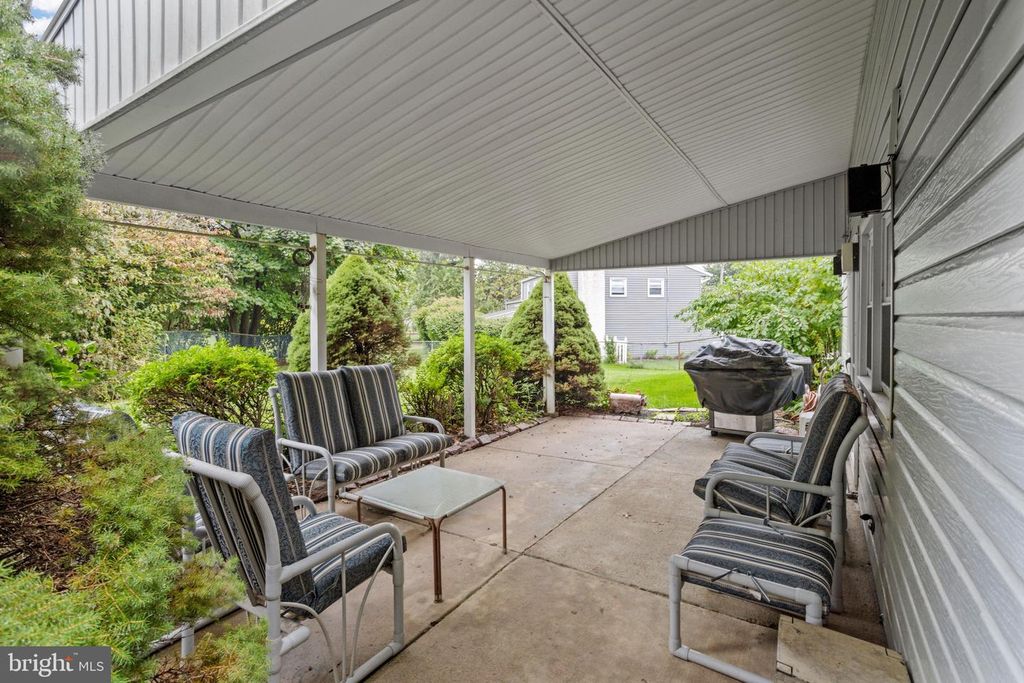 215 SURREY RD, Southampton, PA 18966