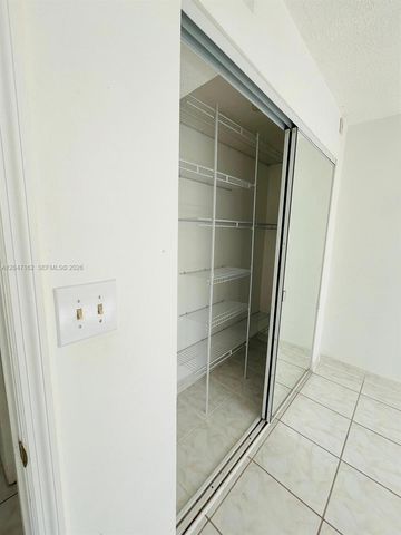724 NE 4th St 9, Hallandale Beach, FL 33009