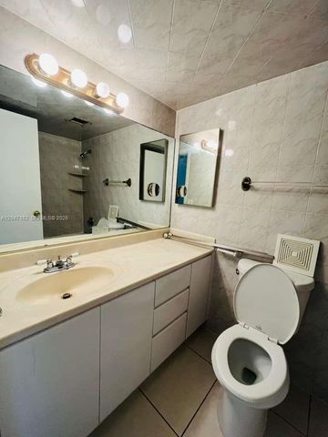 724 NE 4th St 9, Hallandale Beach, FL 33009