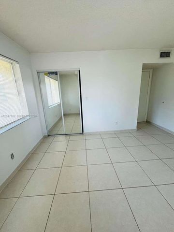 724 NE 4th St 9, Hallandale Beach, FL 33009