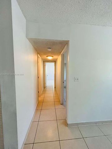 724 NE 4th St 9, Hallandale Beach, FL 33009