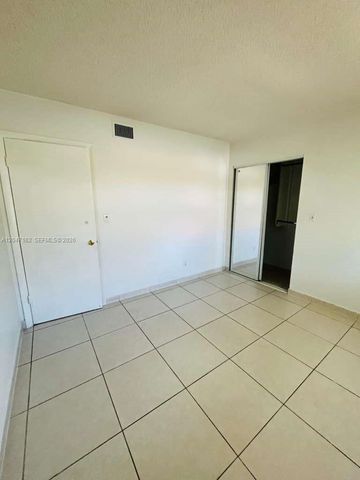 724 NE 4th St 9, Hallandale Beach, FL 33009