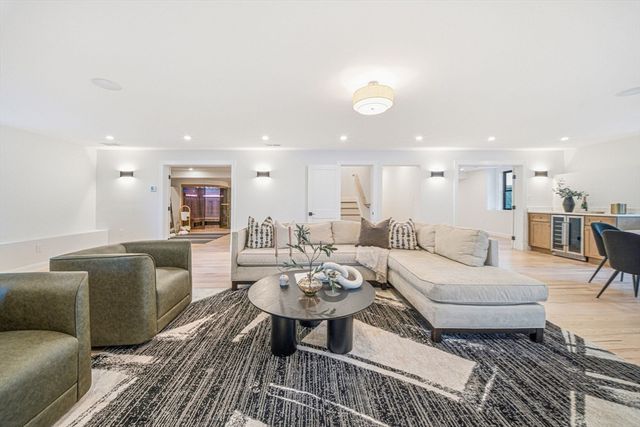 211 High Rock St., Needham, MA 02492