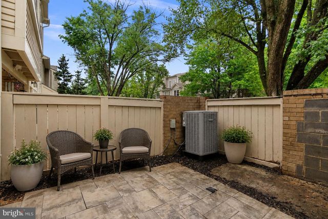 19951 DREXEL HILL CIR, Gaithersburg, MD 20886