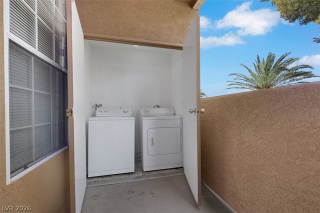 231 West Horizon Ridge Parkway 316, Henderson, NV 89012
