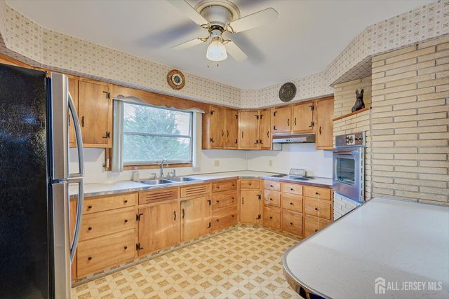 74 Bloomfield Avenue, Edison, NJ 08837