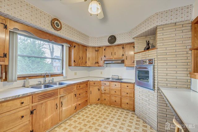 74 Bloomfield Avenue, Edison, NJ 08837