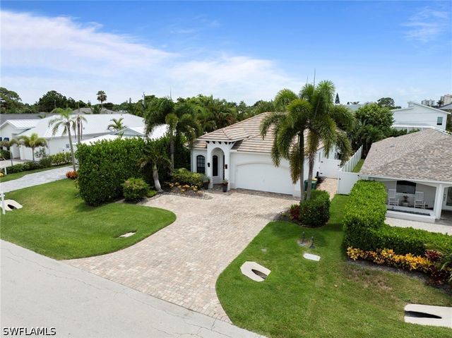 538 104th AVE N, Naples, FL 34108