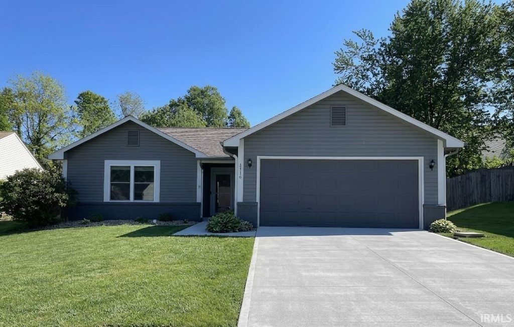1116 W Pine Meadows Drive, Bloomington, IN 47403
