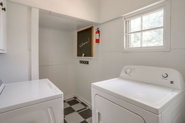 1630 Mistletoe Boulevard B, Fort Worth, TX 76104