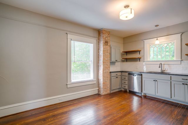 1630 Mistletoe Boulevard B, Fort Worth, TX 76104