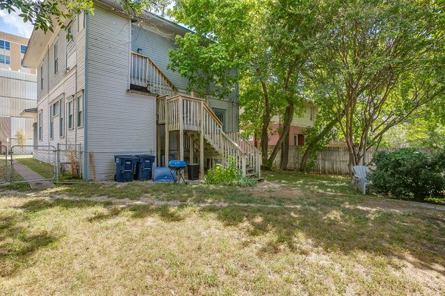 1630 Mistletoe Boulevard B, Fort Worth, TX 76104