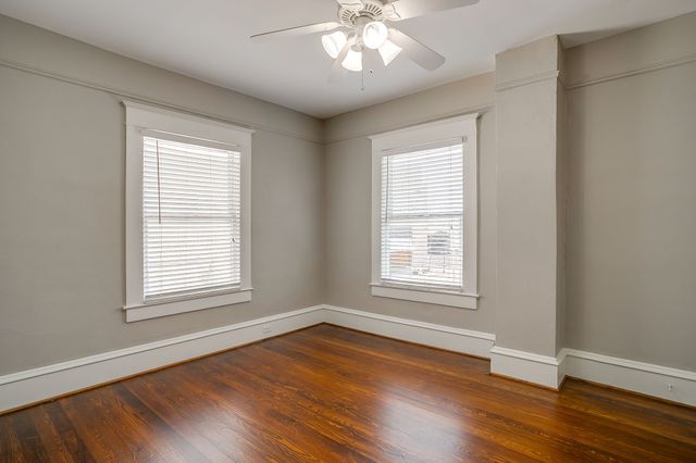 1630 Mistletoe Boulevard B, Fort Worth, TX 76104