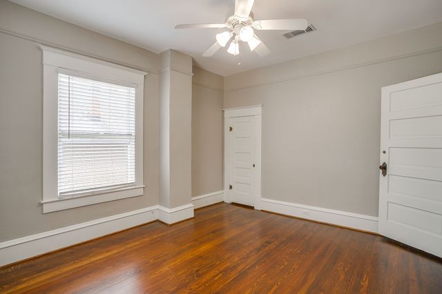 1630 Mistletoe Boulevard B, Fort Worth, TX 76104