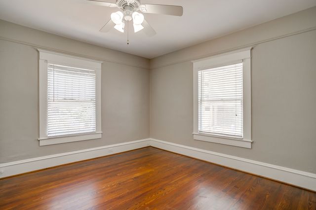 1630 Mistletoe Boulevard B, Fort Worth, TX 76104