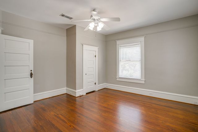 1630 Mistletoe Boulevard B, Fort Worth, TX 76104